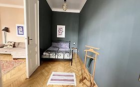 Ruhige & Grosse Altbauwohnung 7Min Zum Zentrum